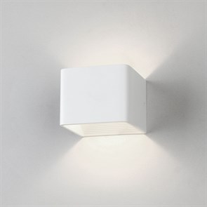 {{photo.Alt || photo.Description || 'Бра Elektrostandard Corudo LED белый 4000К (MRL LED 1060)'}}