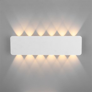 {{photo.Alt || photo.Description || 'Бра Elektrostandard 40139/1 LED белый'}}